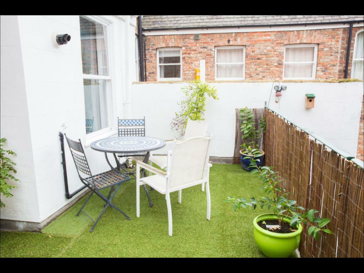 Gillygate Holiday Apartment Йорк Екстериор снимка